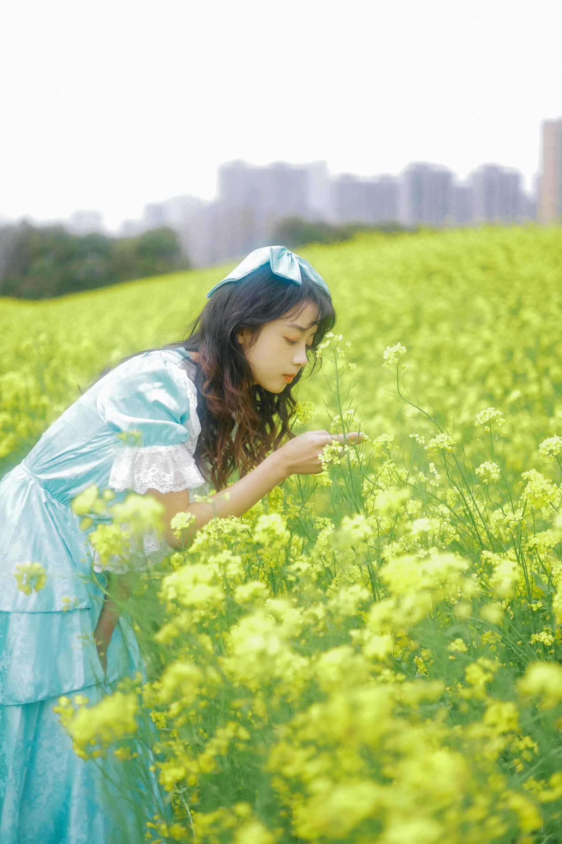 [艺图语] 2022.05.26 黄色花海 芊芊 [24P]插图2